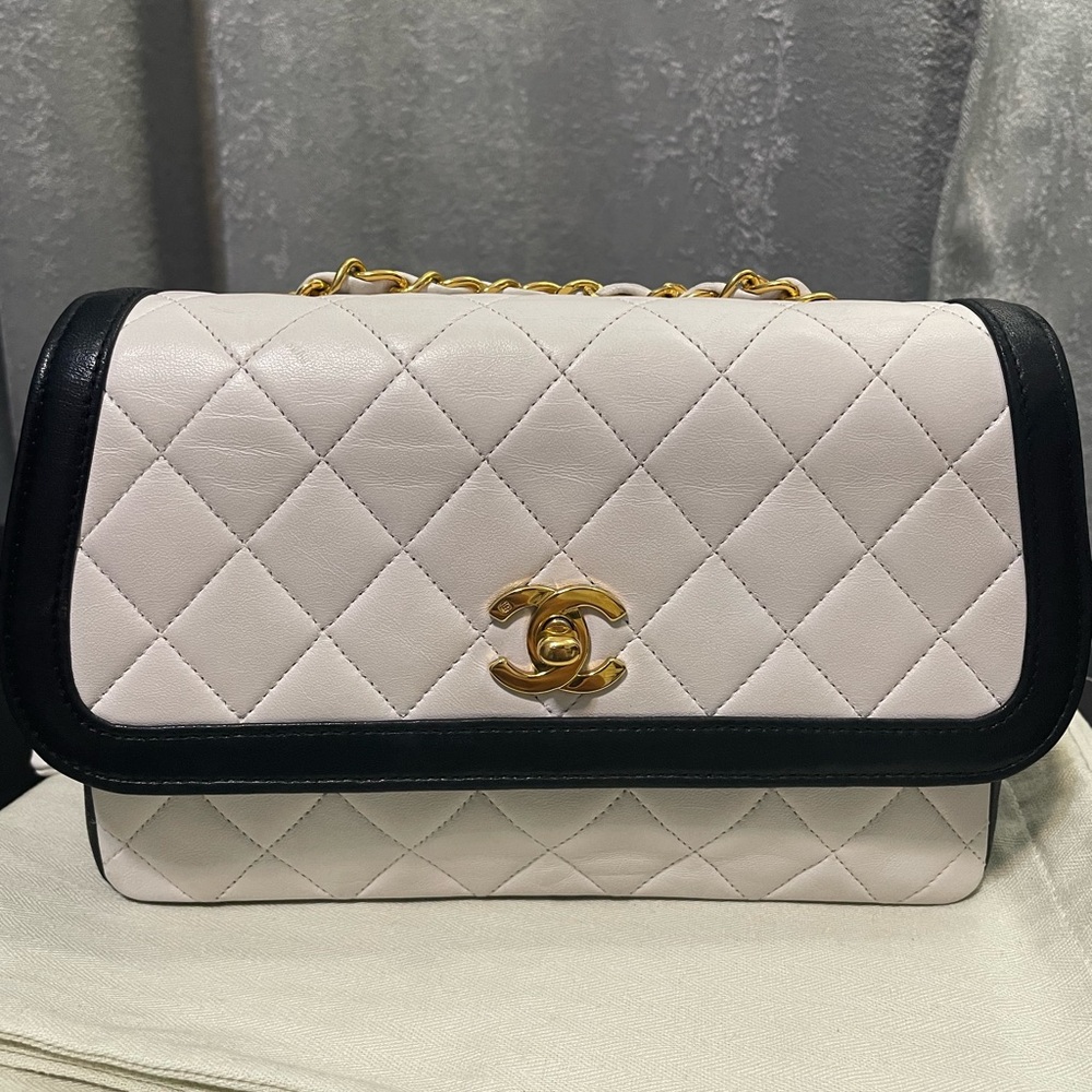 Chanel Rare Vintage Bicolor Single Flap with removable pouch